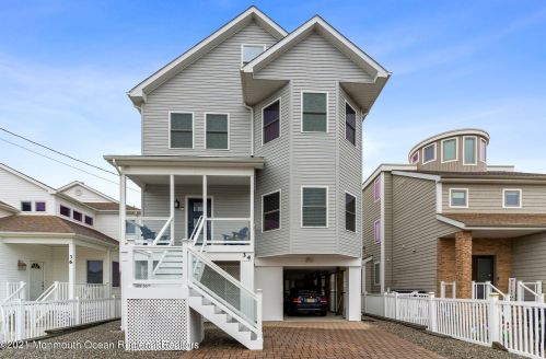 34 Ward Dr, Bricktown, NJ 08723-7533