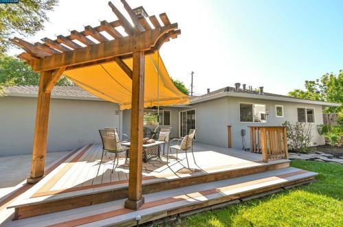 3231 Ida Dr, Concord CA  94519-2136 exterior