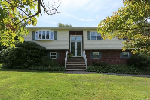 9 Green Tree Rd, Yorktown Hgts, NY 10598-6327