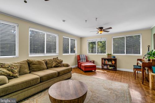 16 Bayberry Rd, Princeton NJ  08540-7417 exterior