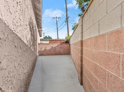 6708 Daneland St, Lakewood CA  90713-2101 exterior