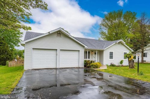 153 Dartmouth Ln, Falling Waters, WV 25419-3972