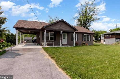 321 1st St, West Enola, PA 17025-1611