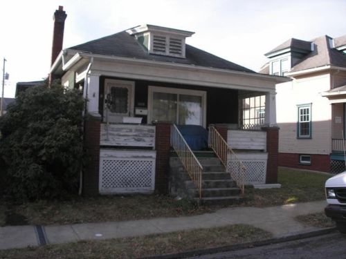 1606 Oneida St, Huntingdon PA  16652-2461 exterior