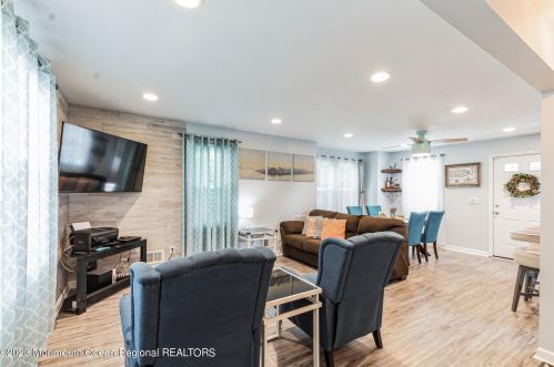 34 Meinzer St, Avenel, NJ 07001-1720