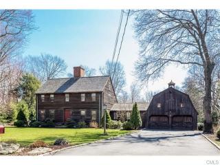 100 Fernwood Rd, Bridgeport, CT 06611-2902