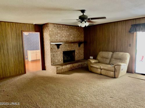 927 Magnolia Bluff Cir, Beaufort SC  29902-6921 exterior