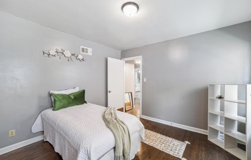 3861 58 Blvd, Milwaukee WI 53216-2228 exterior