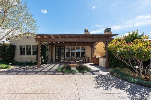 8458 Lower Scarborough Ct, San Diego CA 92127-6119 exterior