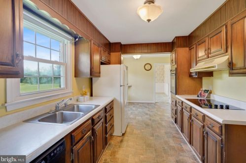 10711 Kettle Run Rd, Nokesville VA  20181-1715 exterior