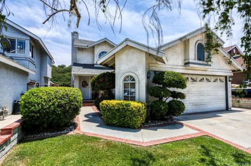 28450 Evergreen Ln, Santa Clarita, CA 91390-4011