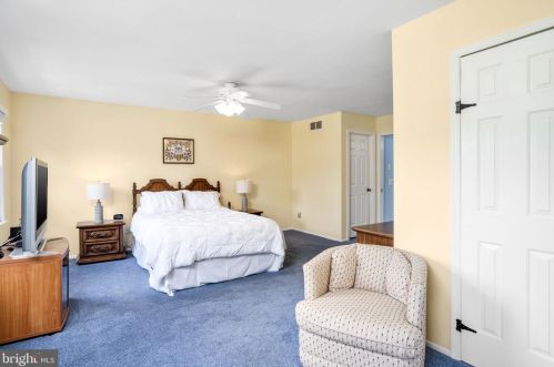 16 Dix Ln, Trenton NJ 08648-4844 exterior