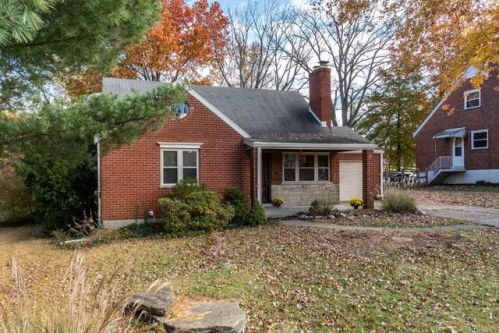 8 Bustetter Dr, Florence, KY 41042-2123