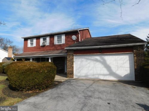 1563 Moore Dr, Gilbertsville, PA 19525-9124