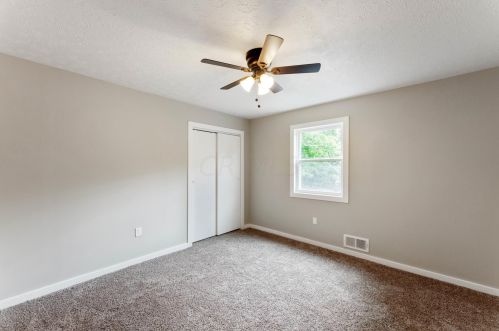 300 Granville St, Pataskala OH  43062-9073 exterior