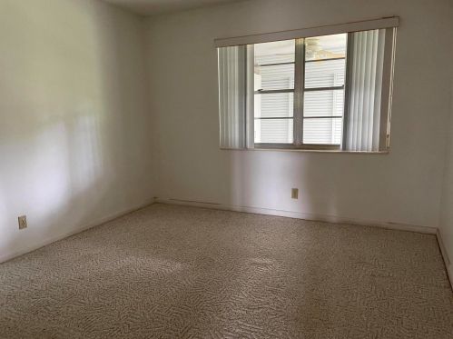 61 Hastings D, West Palm Beach FL  33417-1205 exterior