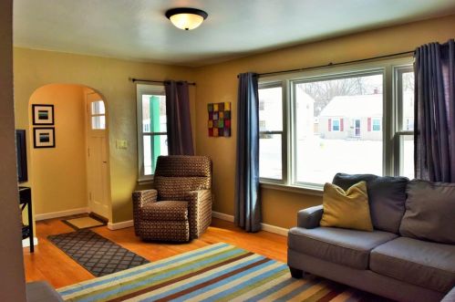 446 Victoria St, Green Bay, WI 54302-2820