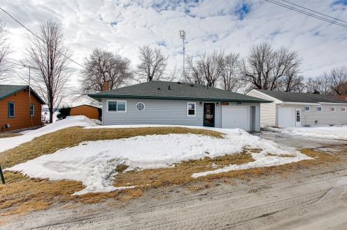 17087 Dickenson Ln, Waterville, MN 56096-4107