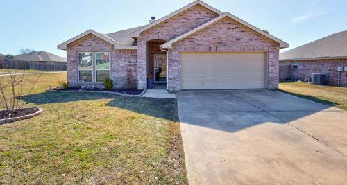 2517 Castle Pines Dr, Burleson, TX 76028-8801
