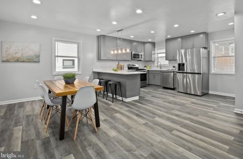 2221 Shepherd St, Washington, DC 20018-3141