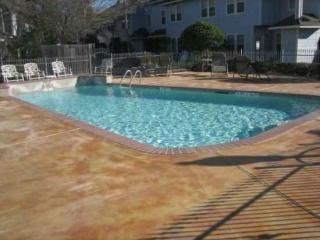 1219 Canyon Creek Cir, College Station TX  77840-6211 exterior