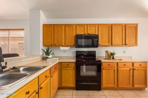 1782 Appaloosa Rd, Gilbert AZ 85296 exterior