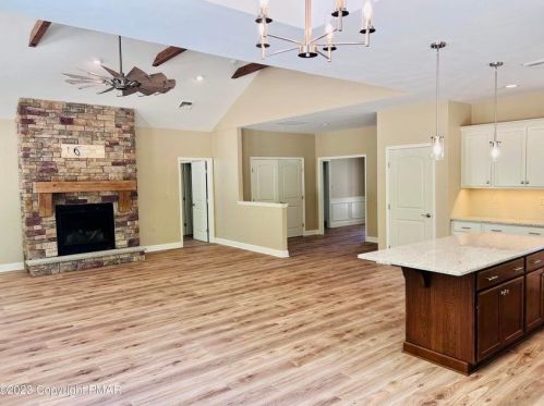 19 Masters Ln, Hazle Township PA  18202-9167 exterior