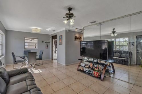 6405 22nd Ct, Hollywood, FL 33023-2813