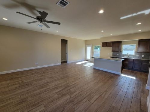 1430 Ladelle St, Dinsmore TX  77488-3428 exterior