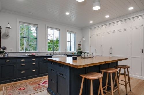 30 Glenwood St, Natick MA 01760-5649 exterior