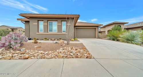 5956 Meadow Hills Loop, Green Valley, AZ 85622-6330