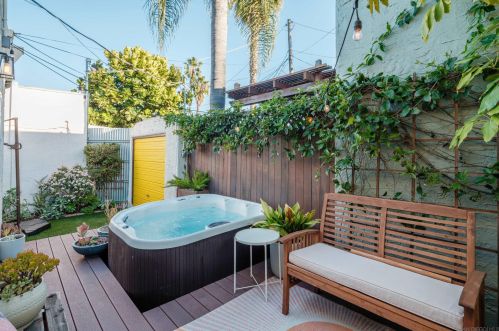 4762 Mountain View Dr, San Diego CA  92116-2250 exterior