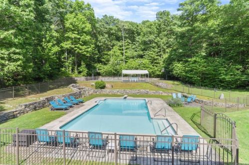 458 Depot Hill Rd, Poughquag NY  12570-5766 exterior