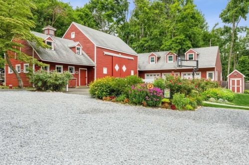 241 Norwood Ave, Northport, NY 11768-1961