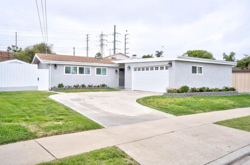 2425 Bartel St, San Diego, CA 92123-3519