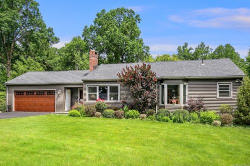 5 Augusta Pl, White Plains NY  10603-1901 exterior