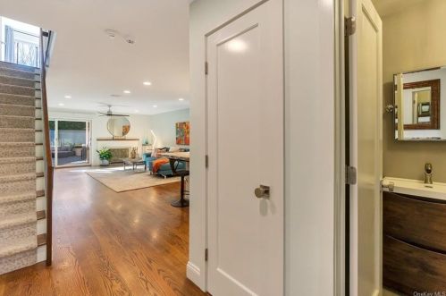 217 Treetop Cres, Rye Brook, NY 10573-1639