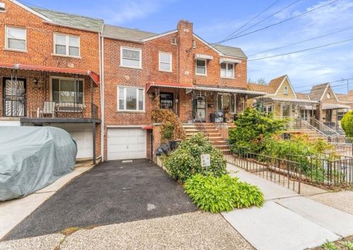 2943 Lurting Ave, Bronx, NY 10469-4015