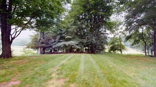 541 Lincoln St, New Britain CT 06052-1802 exterior