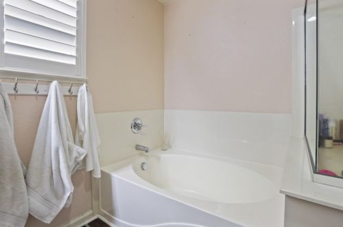 17716 Almond Orchard Way, Lathrop CA  95330-9374 exterior