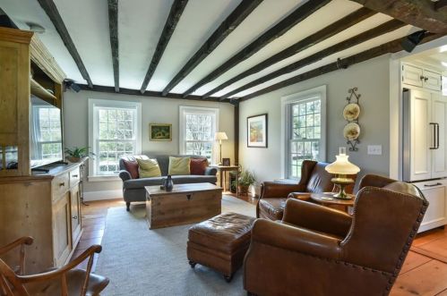 1463 Frenchtown Rd, Warwick RI  02818-1310 exterior