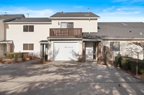 887 Halifax Dr, Warwick, RI 02886-1707