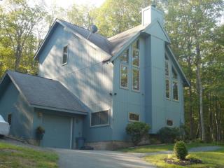 166 Forest Dr, Canadensis, PA 18325-7715