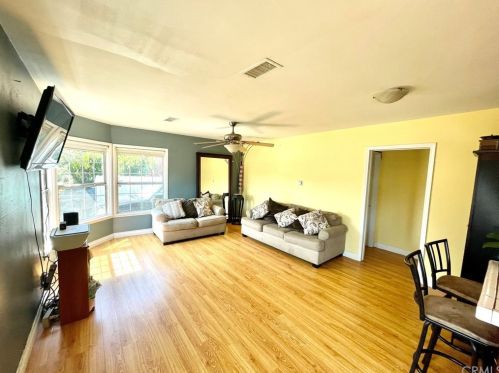 1933 Pine St, Compton, CA 90221-1354