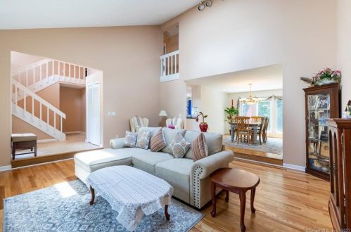 20 Del Prado Dr, Bristol CT  06010-2333 exterior