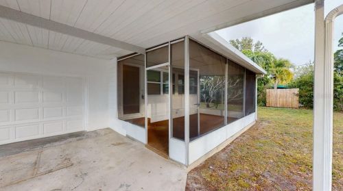 7116 Date Palm Ave, Saint Petersburg FL  33707-2013 exterior
