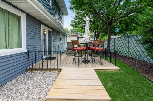 9812 Delaware Pl, Hammond IN  46322-3300 exterior