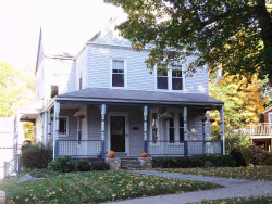 52 Ripley St, Newton, MA 02459-2207