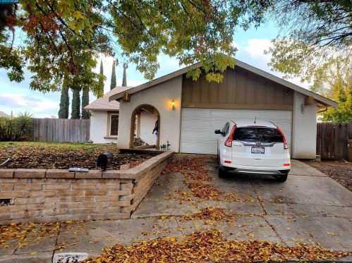 279 Helm Ct, West Pittsburg, CA 94565-3618