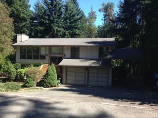 5760 School St, Bremerton, WA 98311-9667